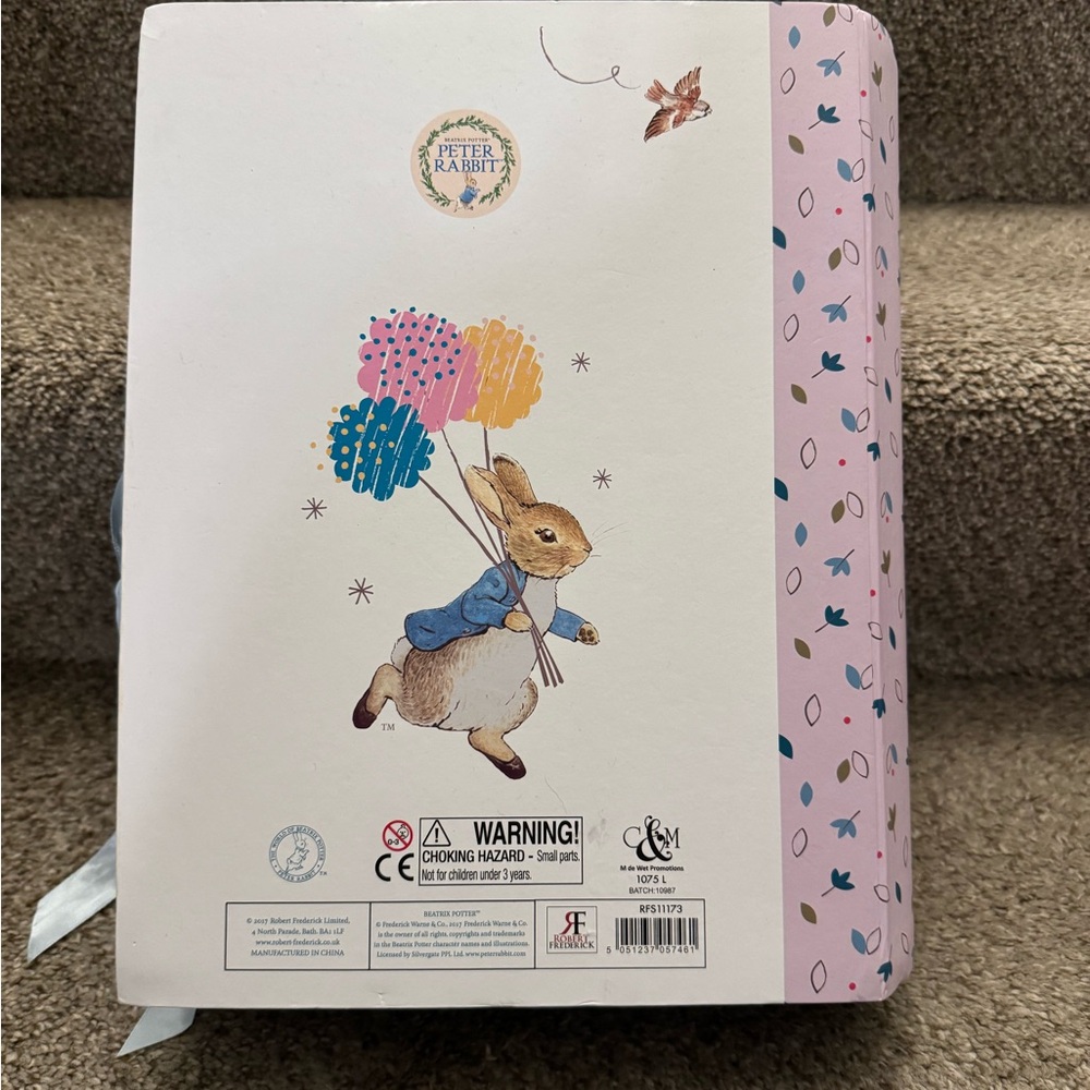 Peter Rabbit baby Treasury Box - Picture 2 of 5